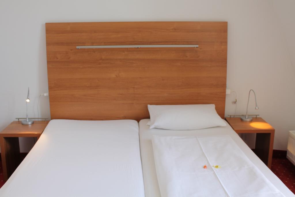 Ambert Hotel 3*