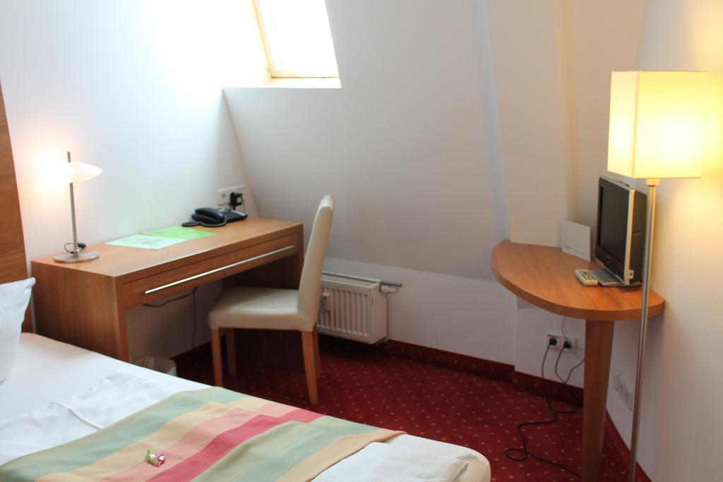 Hotel Ambert 3*